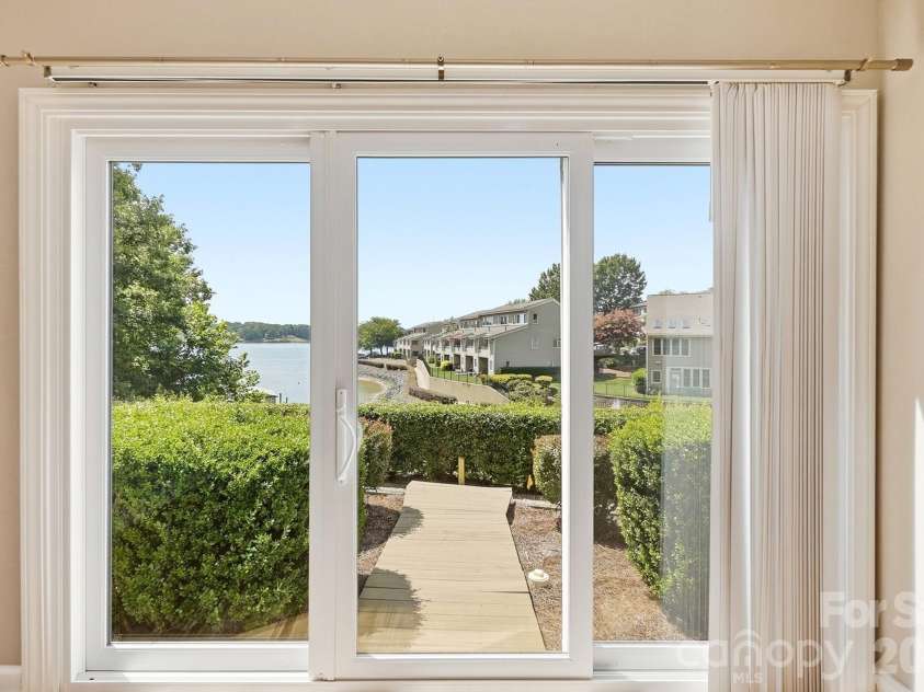14612 Waterside Drive, Charlotte, NC 28278.  MLS# CAR4399977, YatesRealty ID 39992. 