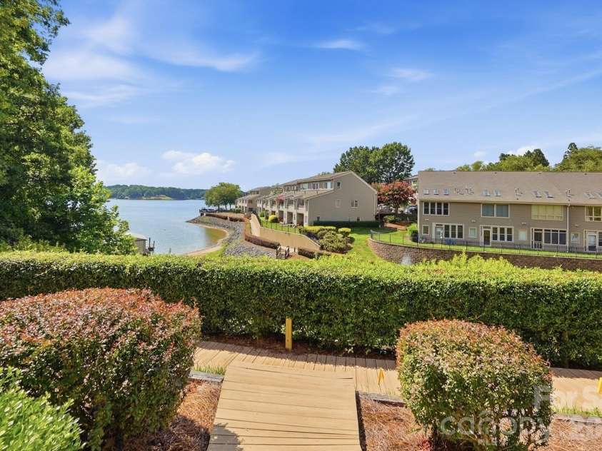 14612 Waterside Drive, Charlotte, NC 28278.  MLS# CAR4399977, YatesRealty ID 39992. 
