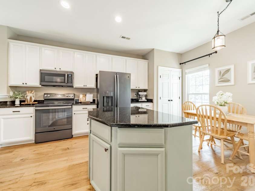 281 Fischer Road, Fort Mill, SC 29715.  MLS# CAR4404502, YatesRealty ID 39993. 