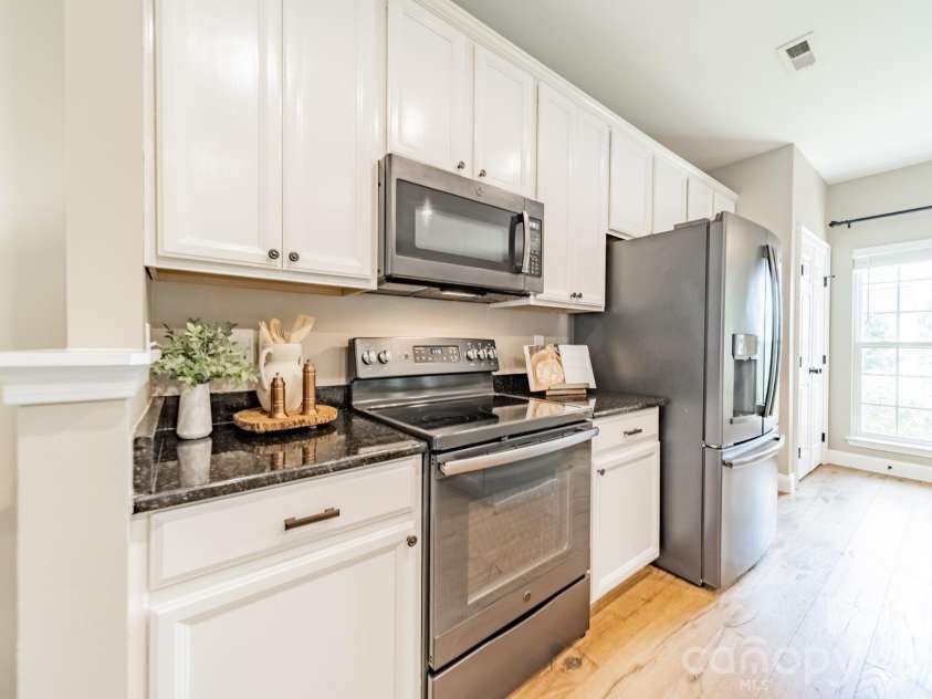 281 Fischer Road, Fort Mill, SC 29715.  MLS# CAR4404502, YatesRealty ID 39993. 
