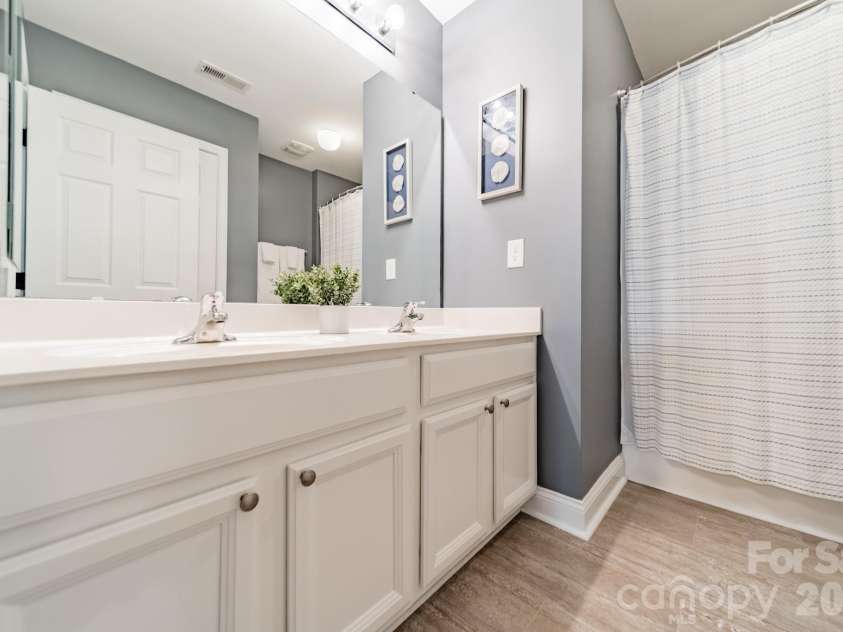 281 Fischer Road, Fort Mill, SC 29715.  MLS# CAR4404502, YatesRealty ID 39993. 