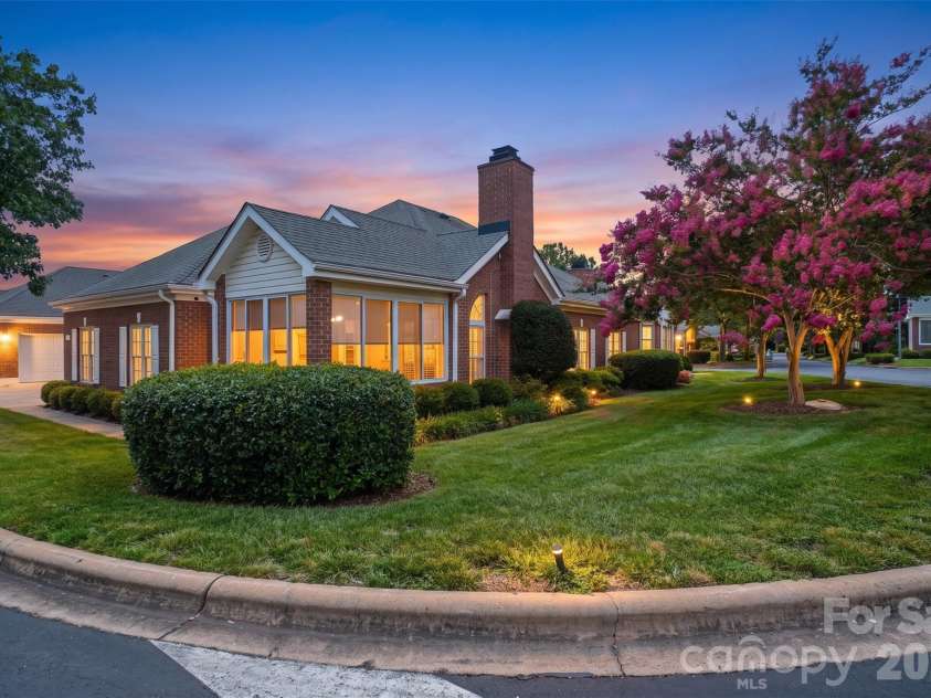 8302 Olde Troon Drive, Charlotte, NC 28277.  MLS# CAR4395601, YatesRealty ID 39995. 