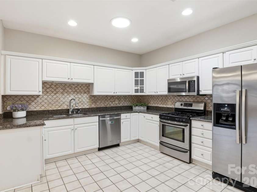 8302 Olde Troon Drive, Charlotte, NC 28277.  MLS# CAR4395601, YatesRealty ID 39995. 