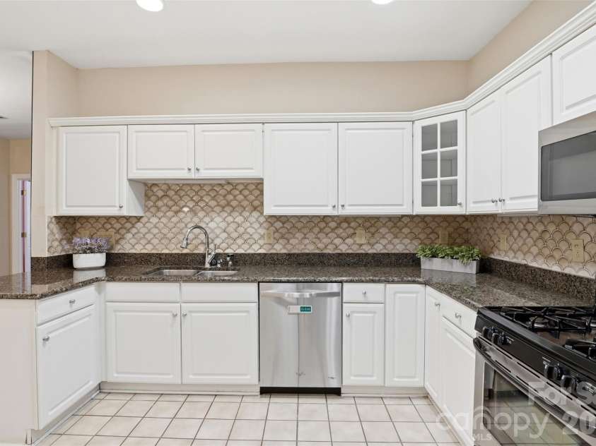 8302 Olde Troon Drive, Charlotte, NC 28277.  MLS# CAR4395601, YatesRealty ID 39995. 