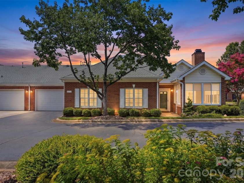 8302 Olde Troon Drive, Charlotte, NC 28277.  MLS# CAR4395601, YatesRealty ID 39995. 