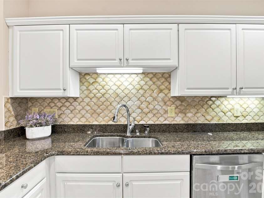 8302 Olde Troon Drive, Charlotte, NC 28277.  MLS# CAR4395601, YatesRealty ID 39995. 