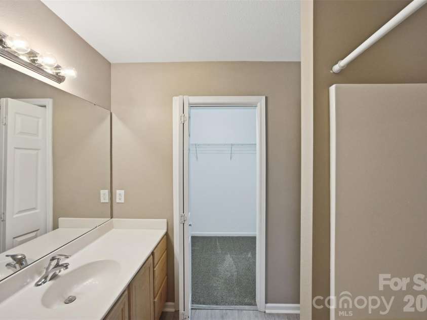 6040 Black Heath Drive, Fort Mill, SC 29707.  MLS# CAR4407314, YatesRealty ID 39998. 
