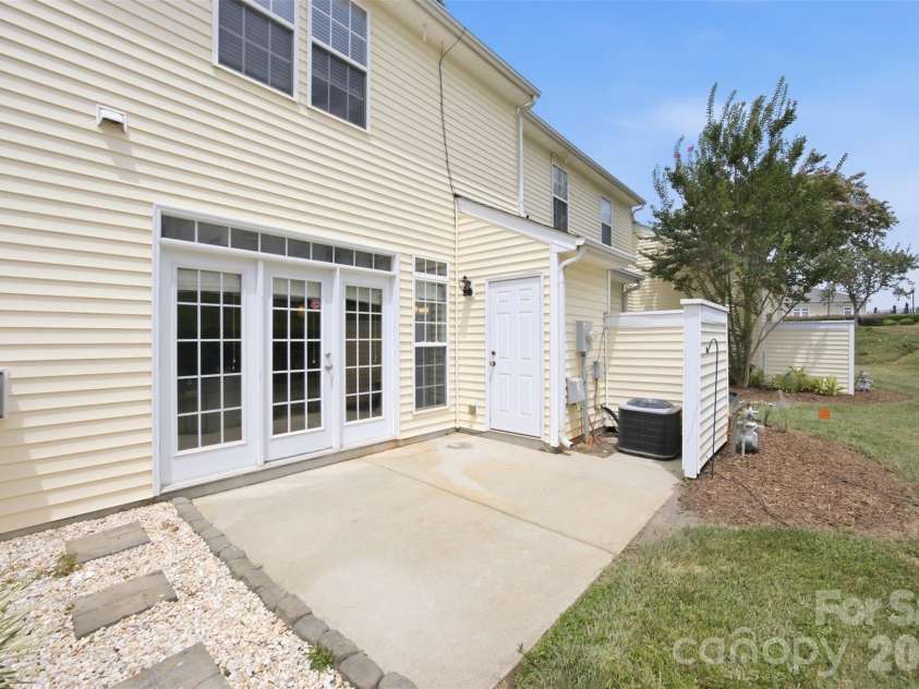 6040 Black Heath Drive, Fort Mill, SC 29707.  MLS# CAR4407314, YatesRealty ID 39998. 