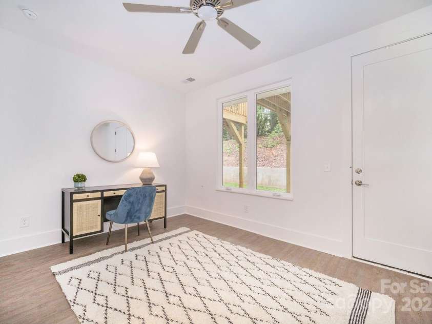 2526 Park Rose Lane, Charlotte, NC 28204.  MLS# CAR4214729, YatesRealty ID 4000. Photo for representation