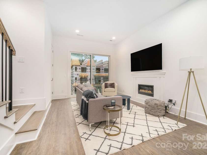 2526 Park Rose Lane, Charlotte, NC 28204.  MLS# CAR4214729, YatesRealty ID 4000. Photo for representation