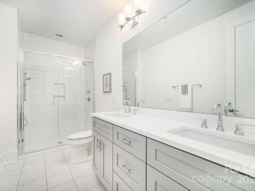 2526 Park Rose Lane, Charlotte, NC 28204.  MLS# CAR4214729, YatesRealty ID 4000. Photo for representation