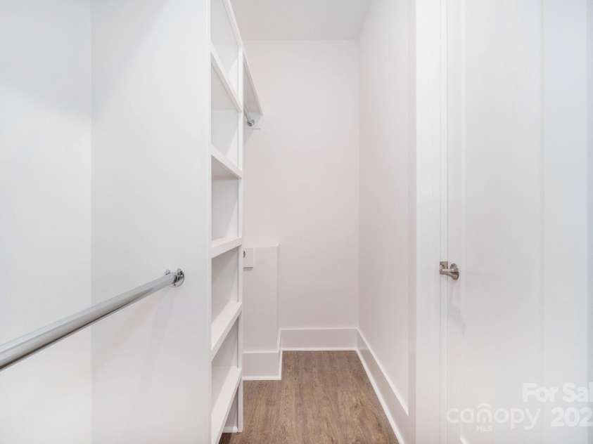 2526 Park Rose Lane, Charlotte, NC 28204.  MLS# CAR4214729, YatesRealty ID 4000. Photo for representation