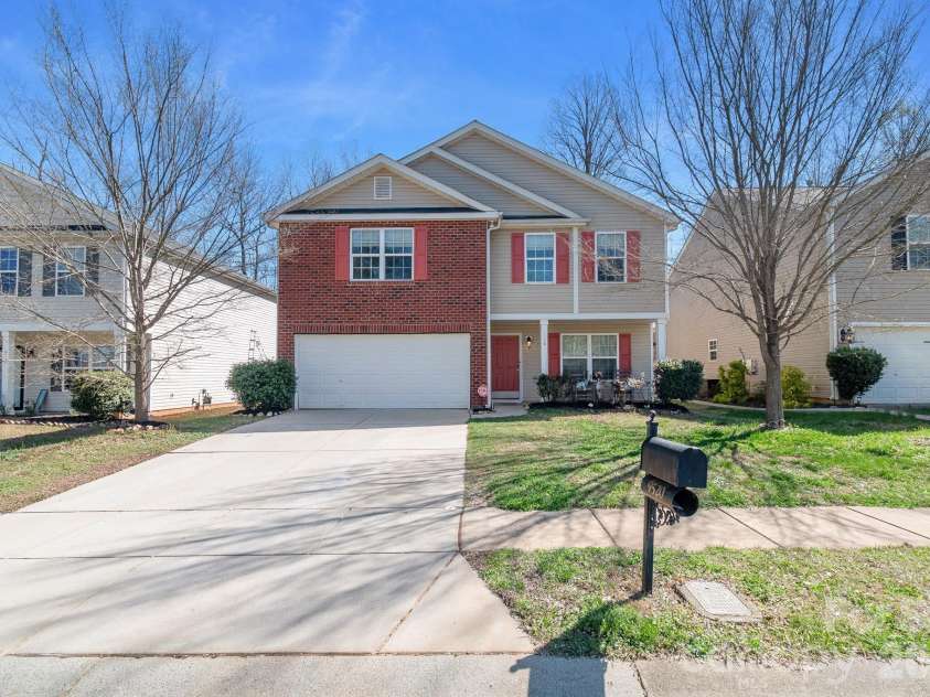 9520 Eagle Feathers Drive, Charlotte, NC 28214.  MLS# CAR4357175, YatesRealty ID 4000. 