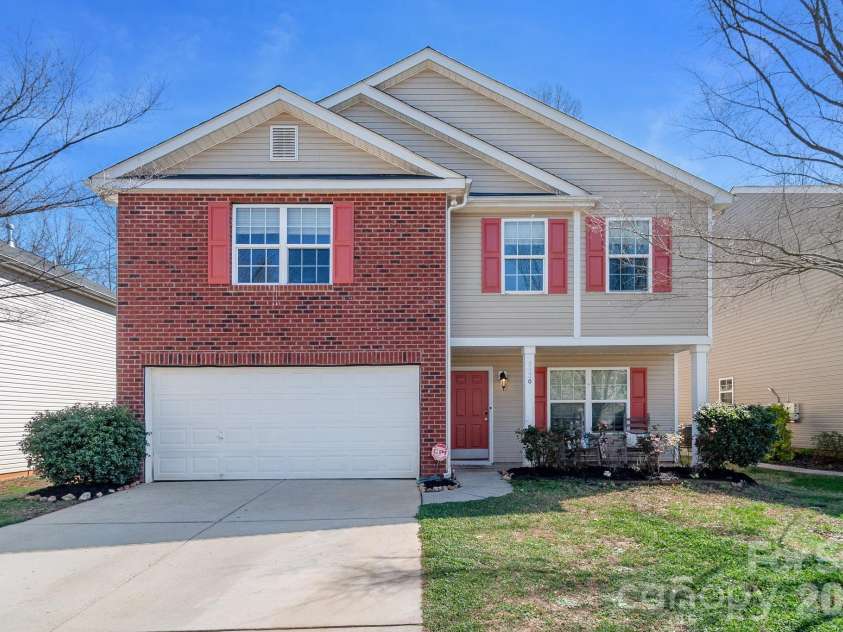 9520 Eagle Feathers Drive, Charlotte, NC 28214.  MLS# CAR4357175, YatesRealty ID 4000. 