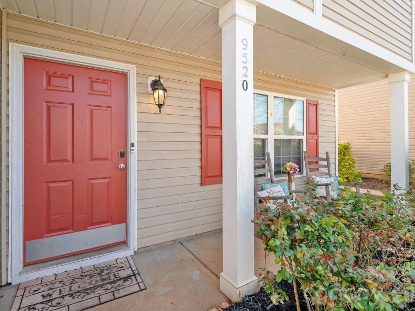 9520 Eagle Feathers Drive, Charlotte, NC 28214.  MLS# CAR4357175, YatesRealty ID 4000. 