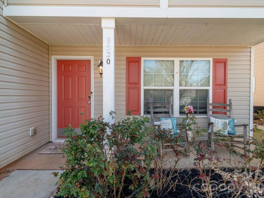 9520 Eagle Feathers Drive, Charlotte, NC 28214.  MLS# CAR4357175, YatesRealty ID 4000. 