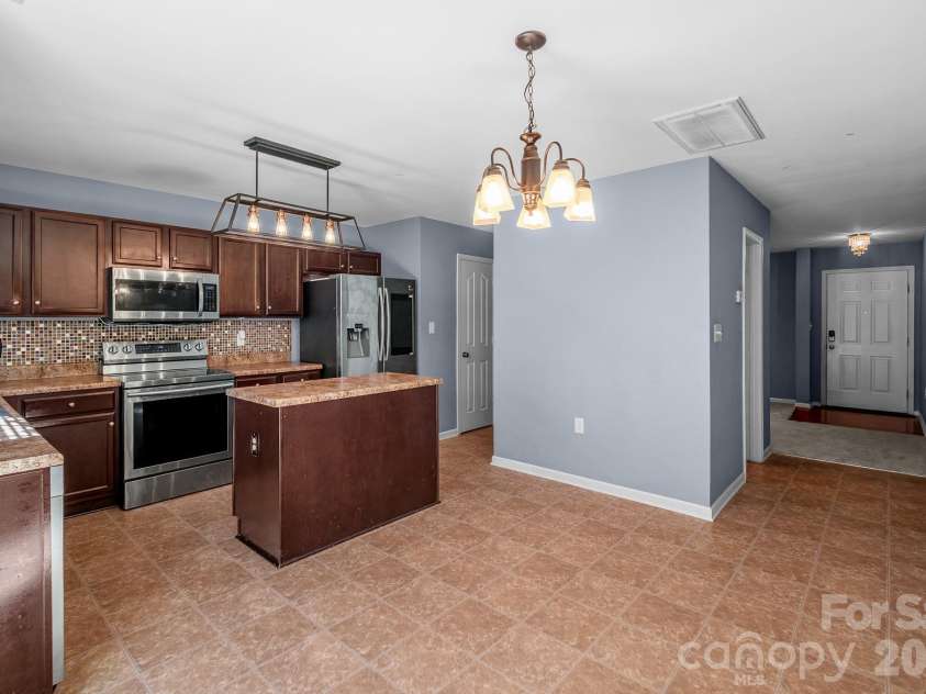 9520 Eagle Feathers Drive, Charlotte, NC 28214.  MLS# CAR4357175, YatesRealty ID 4000. 