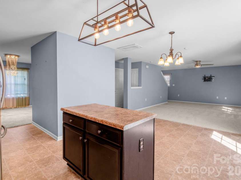 9520 Eagle Feathers Drive, Charlotte, NC 28214.  MLS# CAR4357175, YatesRealty ID 4000. 