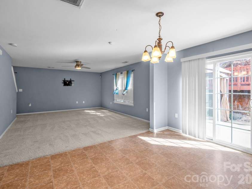9520 Eagle Feathers Drive, Charlotte, NC 28214.  MLS# CAR4357175, YatesRealty ID 4000. 