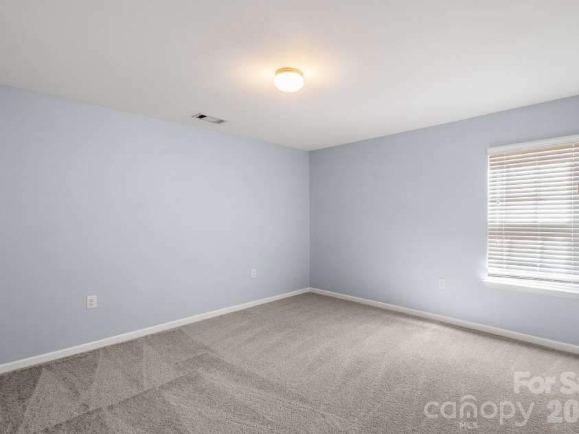 9520 Eagle Feathers Drive, Charlotte, NC 28214.  MLS# CAR4357175, YatesRealty ID 4000. 