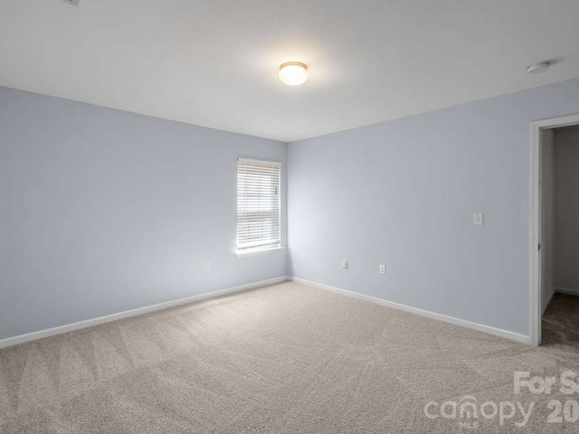 9520 Eagle Feathers Drive, Charlotte, NC 28214.  MLS# CAR4357175, YatesRealty ID 4000. 