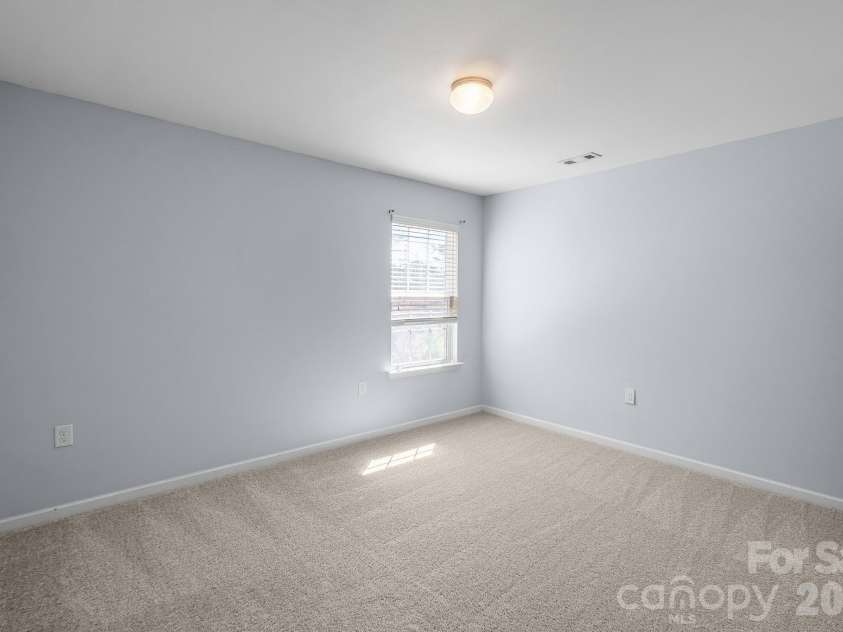 9520 Eagle Feathers Drive, Charlotte, NC 28214.  MLS# CAR4357175, YatesRealty ID 4000. 