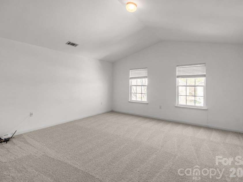 9520 Eagle Feathers Drive, Charlotte, NC 28214.  MLS# CAR4357175, YatesRealty ID 4000. 