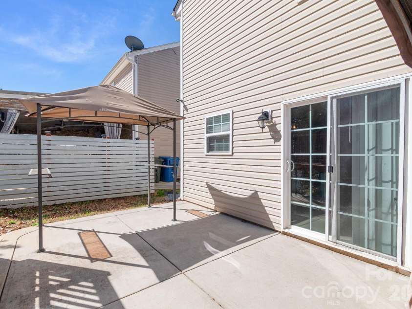 9520 Eagle Feathers Drive, Charlotte, NC 28214.  MLS# CAR4357175, YatesRealty ID 4000. 