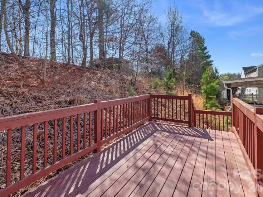 9520 Eagle Feathers Drive, Charlotte, NC 28214.  MLS# CAR4357175, YatesRealty ID 4000. 