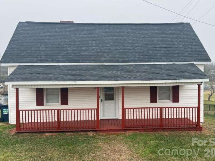 411 Central Avenue, Landis, NC 28088.  MLS# CAR4407705, YatesRealty ID 40000. 