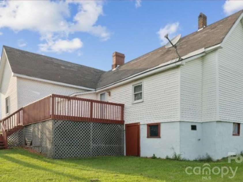 411 Central Avenue, Landis, NC 28088.  MLS# CAR4407705, YatesRealty ID 40000. 