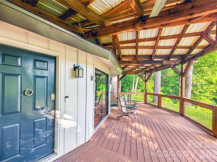 150 Freeman Knolls Drive, Hendersonville, NC 28792.  MLS# CAR4407645, YatesRealty ID 40004. 