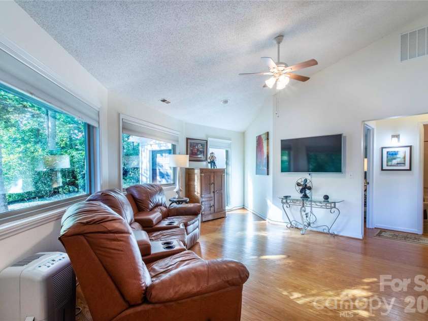 150 Freeman Knolls Drive, Hendersonville, NC 28792.  MLS# CAR4407645, YatesRealty ID 40004. 