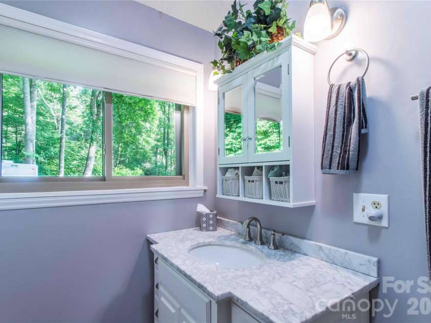 150 Freeman Knolls Drive, Hendersonville, NC 28792.  MLS# CAR4407645, YatesRealty ID 40004. 