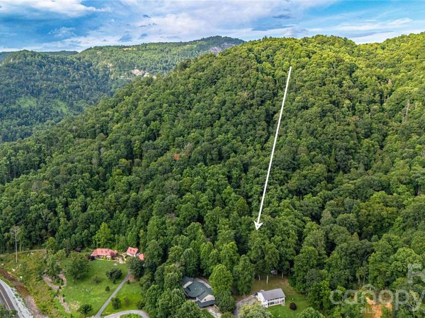 150 Freeman Knolls Drive, Hendersonville, NC 28792.  MLS# CAR4407645, YatesRealty ID 40004. 