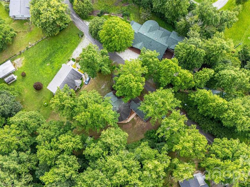 150 Freeman Knolls Drive, Hendersonville, NC 28792.  MLS# CAR4407645, YatesRealty ID 40004. 