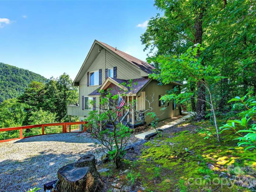 884 Pinnacle Parkway, Union Mills, NC 28167.  MLS# CAR4395417, YatesRealty ID 40005. 