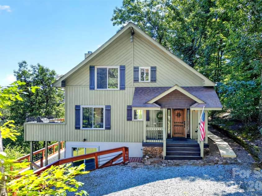 884 Pinnacle Parkway, Union Mills, NC 28167.  MLS# CAR4395417, YatesRealty ID 40005. 
