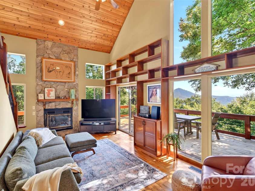 884 Pinnacle Parkway, Union Mills, NC 28167.  MLS# CAR4395417, YatesRealty ID 40005. 