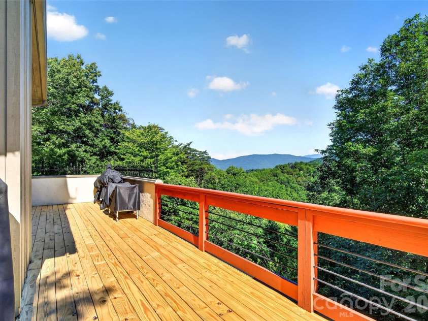 884 Pinnacle Parkway, Union Mills, NC 28167.  MLS# CAR4395417, YatesRealty ID 40005. 