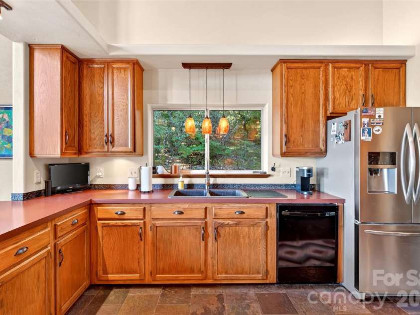 884 Pinnacle Parkway, Union Mills, NC 28167.  MLS# CAR4395417, YatesRealty ID 40005. 