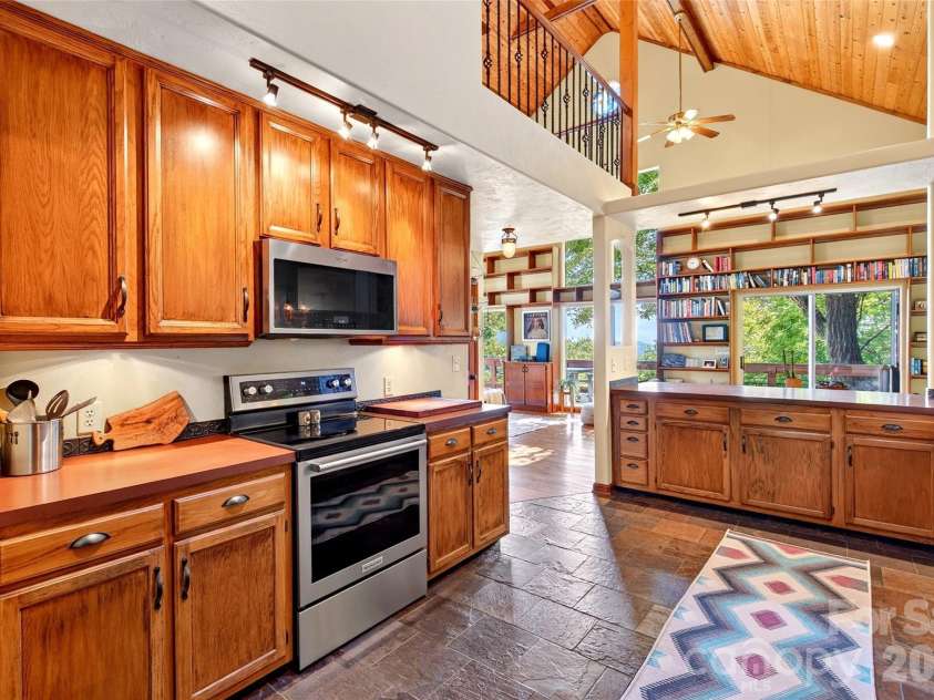 884 Pinnacle Parkway, Union Mills, NC 28167.  MLS# CAR4395417, YatesRealty ID 40005. 