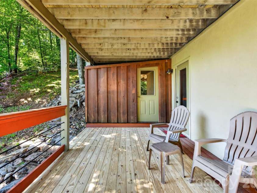 884 Pinnacle Parkway, Union Mills, NC 28167.  MLS# CAR4395417, YatesRealty ID 40005. 
