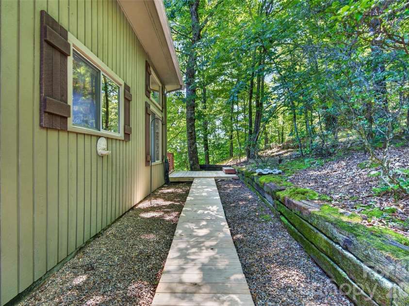 884 Pinnacle Parkway, Union Mills, NC 28167.  MLS# CAR4395417, YatesRealty ID 40005. 
