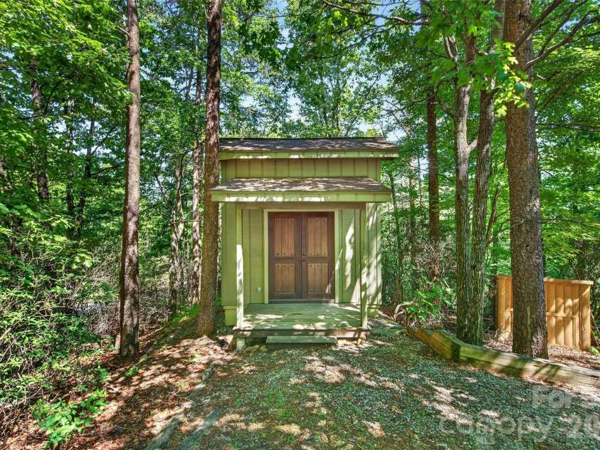 884 Pinnacle Parkway, Union Mills, NC 28167.  MLS# CAR4395417, YatesRealty ID 40005. 