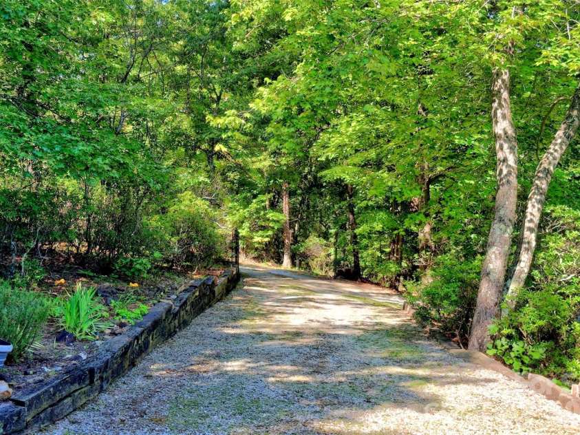 884 Pinnacle Parkway, Union Mills, NC 28167.  MLS# CAR4395417, YatesRealty ID 40005. 