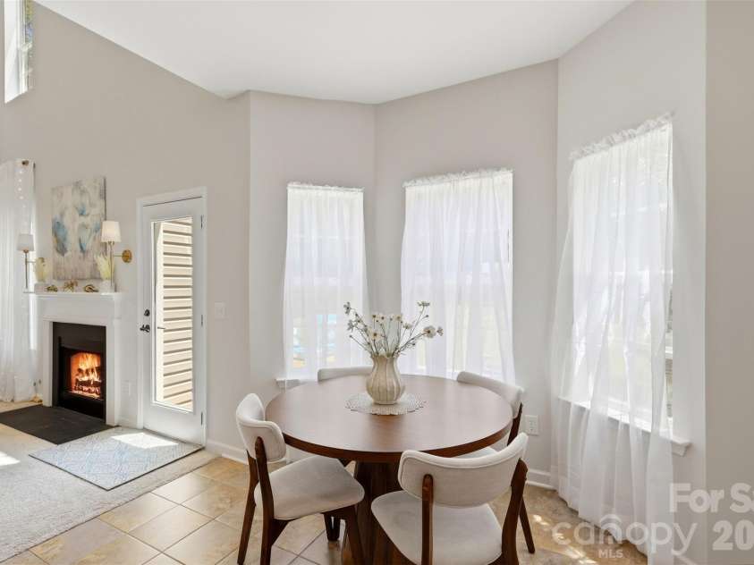 2020 White Cedar Lane, Waxhaw, NC 28173.  MLS# CAR4404030, YatesRealty ID 40006. The breakfast room is large and is appointed with a bay wall for maximum light