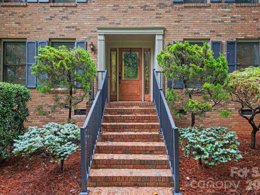 17016 Knoxwood Drive, Huntersville, NC 28078.  MLS# CAR4404785, YatesRealty ID 40007. 