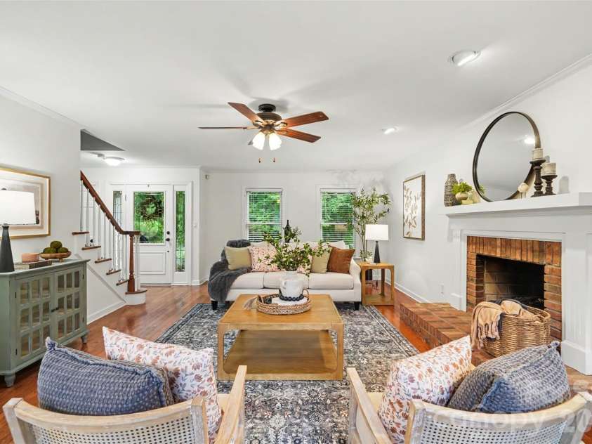 17016 Knoxwood Drive, Huntersville, NC 28078.  MLS# CAR4404785, YatesRealty ID 40007. 