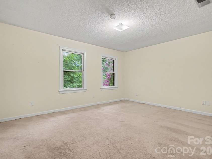 17016 Knoxwood Drive, Huntersville, NC 28078.  MLS# CAR4404785, YatesRealty ID 40007. 